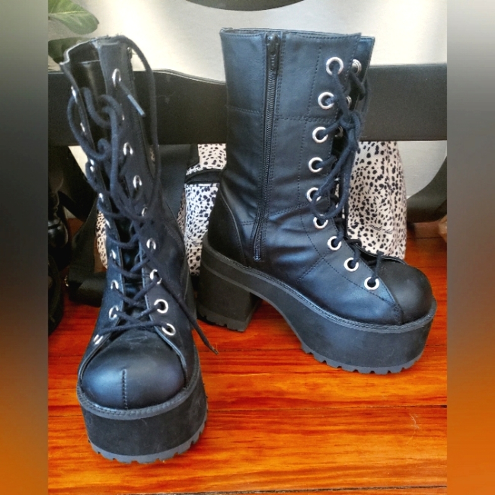 Demonia 301 Ranger Boots